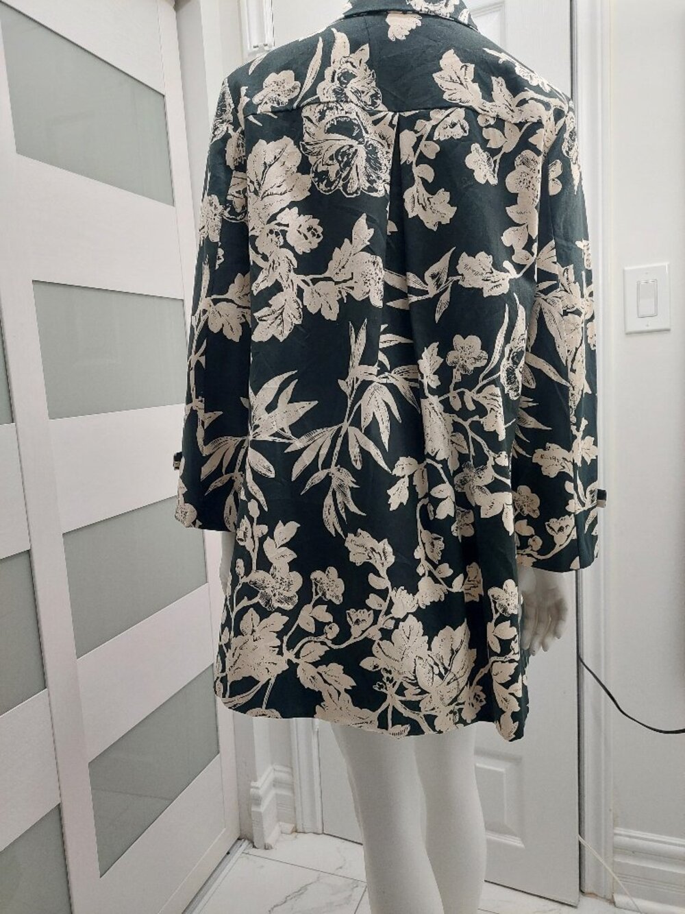 Zara Basic Black Cream Botanical Leaf Trench Coat M Spain - Picture 6 of 9